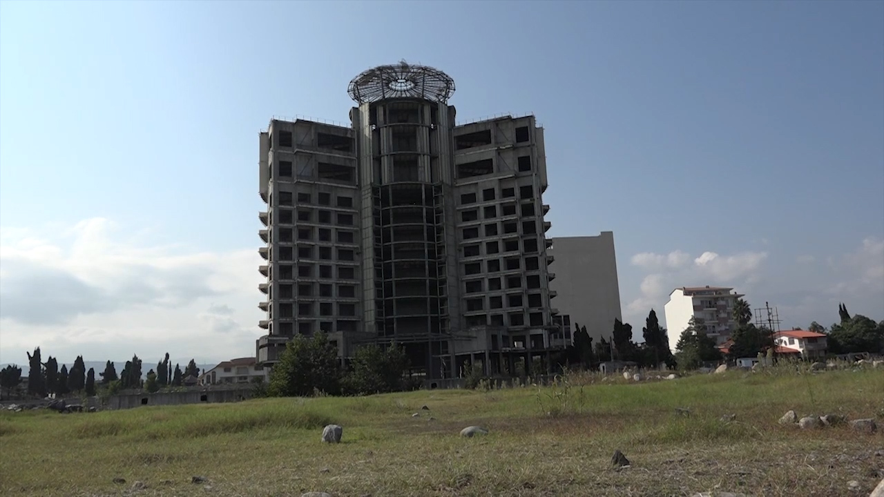 برخورد با هرگونه تملیک واحدهای تولیدی و گردشگری