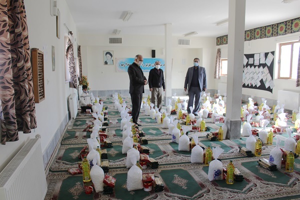 توزیع بیش از ۱۲۴ هزار بسته حمایتی بین دانش آموزان نیازمند توزیع بیش از ۱۲۴ هزار بسته حمایتی بین دانش آموزان نیازمند