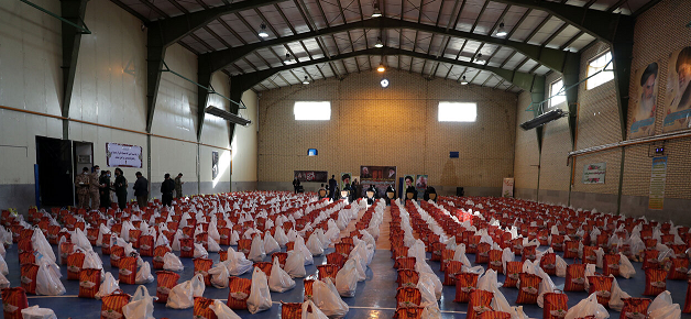 توزیع بستههای حمایت معیشتی در حاشیه شهر مشهد توزیع بستههای حمایت معیشتی در حاشیه شهر مشهد