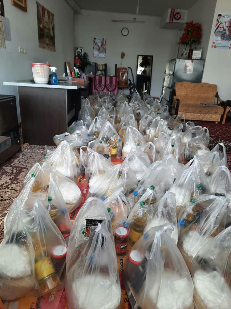 تهیه ۱۲۰ بسته معیشتی در سبزوار