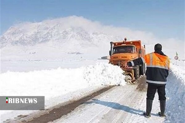 امدادرسانی به 261 خودرو گرفتار در برف