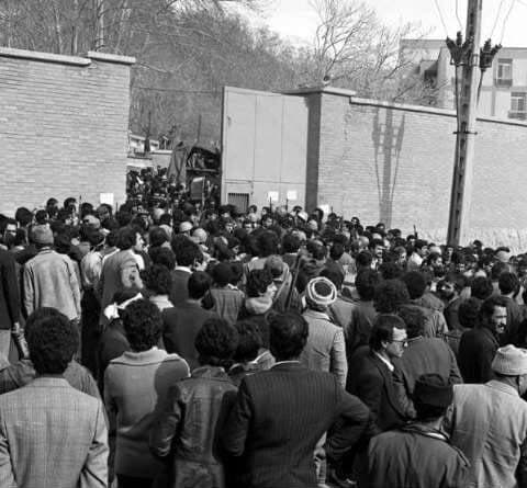 تقویم تاریخ؛ از اعدام حسنعلی منصور تا باز شدن در‌های زندان
