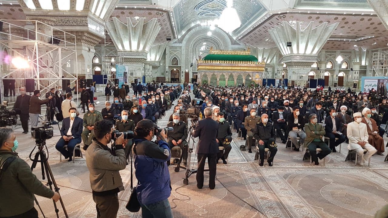 آغاز مراسم جشن دهه فجر در حرم مطهر امام (ره)