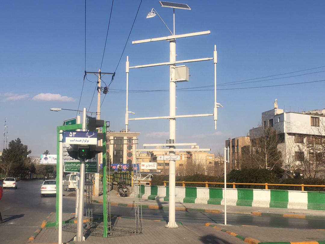 بنرهای حاشیه ساز در مشهد جمع آوری شد