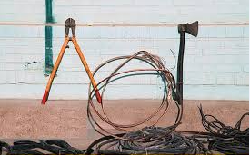 دستگیری سه باند سرقت سیم برق در اهواز دستگیری سه باند سرقت سیم برق در اهواز