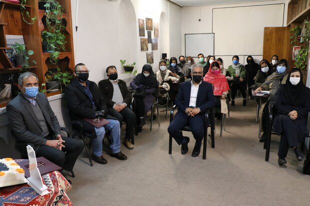 معرفی برگزیدگان چهارمین جشنواره مد و لباس فارس معرفی برگزیدگان چهارمین جشنواره مد و لباس فارس