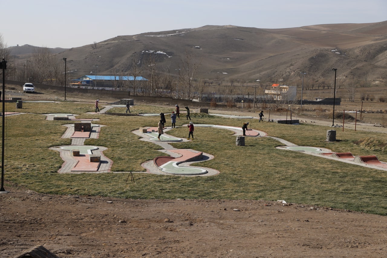 بهره برداری از نخستین زمین بتنی مینی گلف کشور در اردبیل بهره برداری از نخستین زمین بتنی مینی گلف کشور در اردبیل