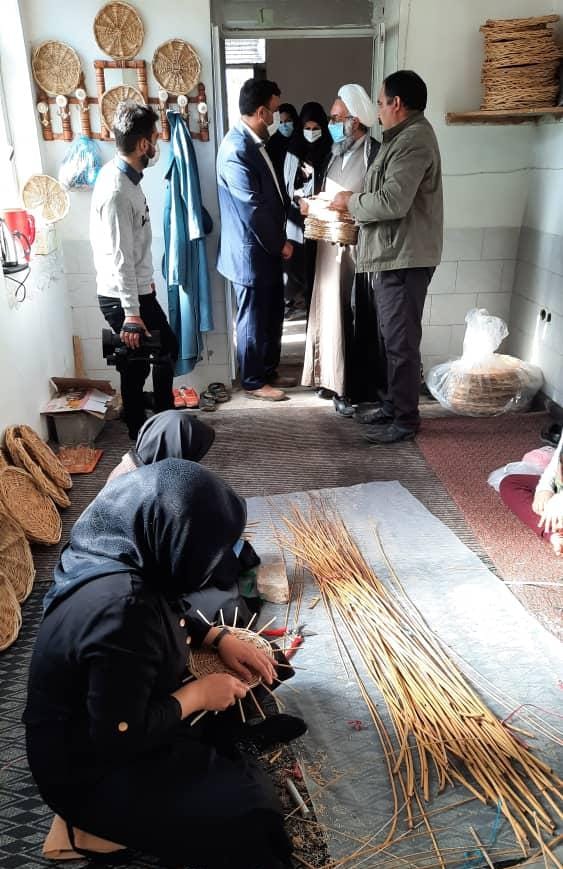 افتتاح کارگاه سبد بافی در بافق افتتاح کارگاه سبد بافی در بافق