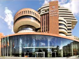 اهدا تندیس طلایی جشنواره حامیان حقوق مصرف کننده به هتل شیراز اهدا تندیس طلایی جشنواره حامیان حقوق مصرف کننده به هتل شیراز