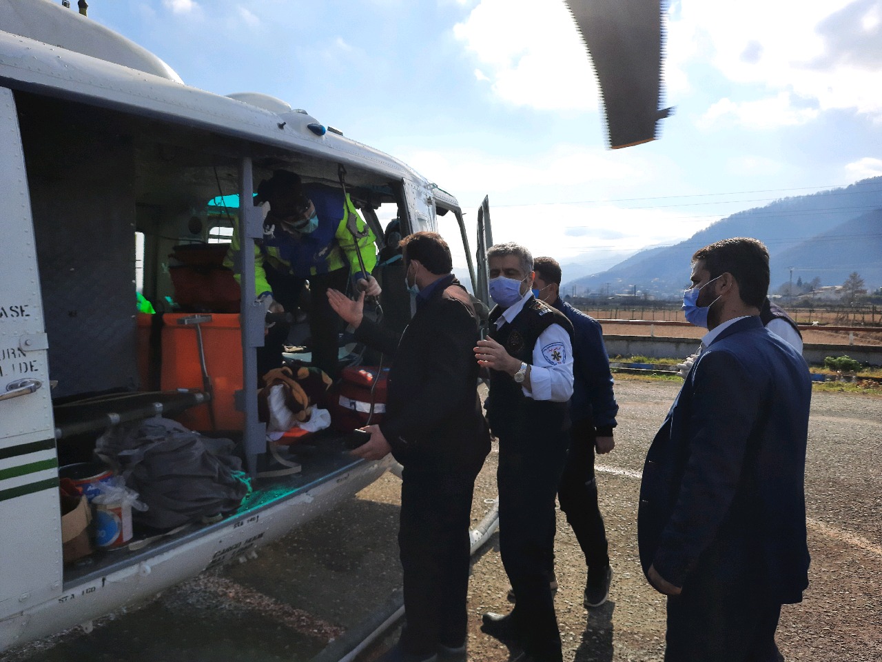 انتقال بیمار با بالگرد هوایی اورژانس از ماسال به رشت