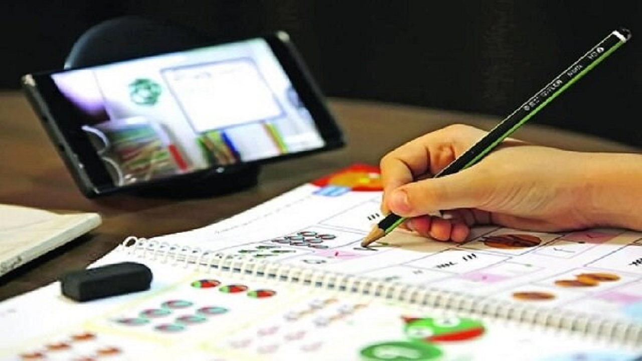 اهدای ۲۰۰ تبلت به دانش آموزان نیازمند تربت حیدریه اهدای ۲۰۰ تبلت به دانش آموزان نیازمند تربت حیدریه