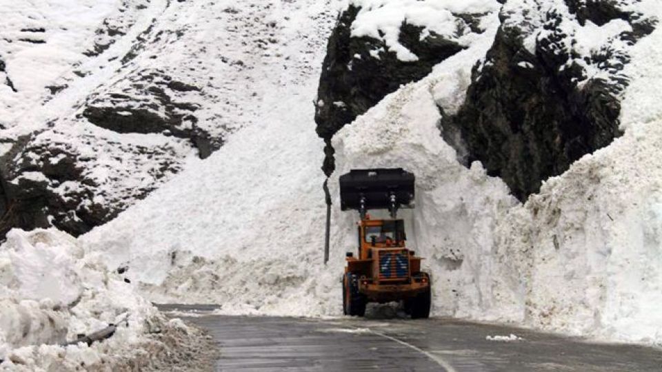 احتمال سقوط بهمن در جادههای کوهستانی مازندران