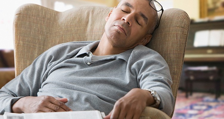 فواید چرت زدن برای بزرگسالان فواید چرت زدن برای بزرگسالان