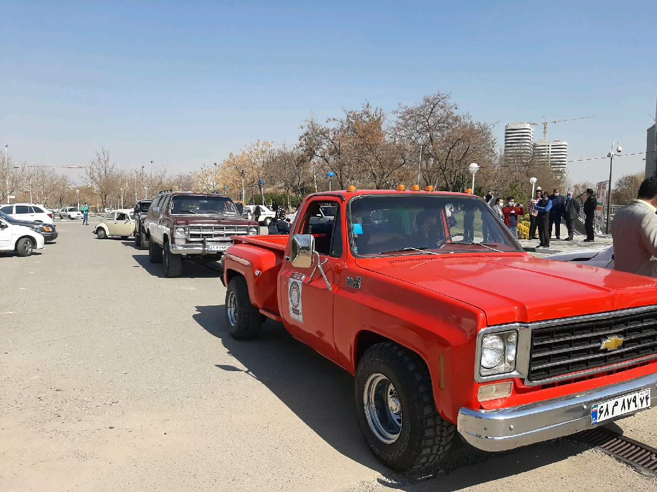 رالی تور گردشگری خودرو‌های کلاسیک در مشهد