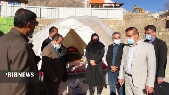 توزیع بسته های معیشتی بین فعالان عرصه سوادآموزی دنا