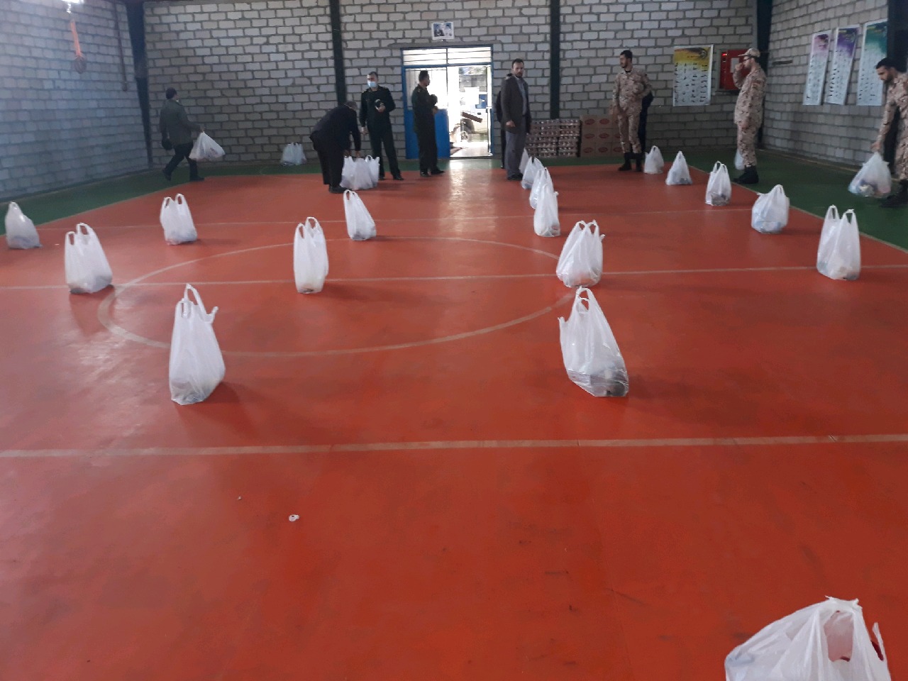 توزیع بستههای حمایتی در فومن توزیع بستههای حمایتی در فومن