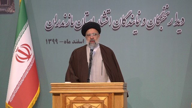 بازدید سرزده رئیس قوه قضاییه از کارخانه شماره ۳ نساجی مازندران بازدید سرزده رئیس قوه قضاییه از کارخانه شماره ۳ نساجی مازندران