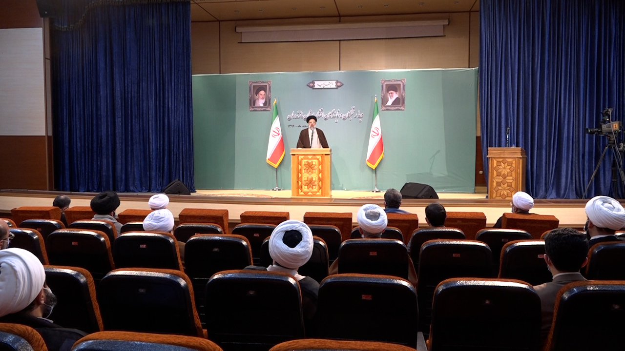 بازدید سرزده رئیس قوه قضاییه از کارخانه شماره ۳ نساجی مازندران بازدید سرزده رئیس قوه قضاییه از کارخانه شماره ۳ نساجی مازندران
