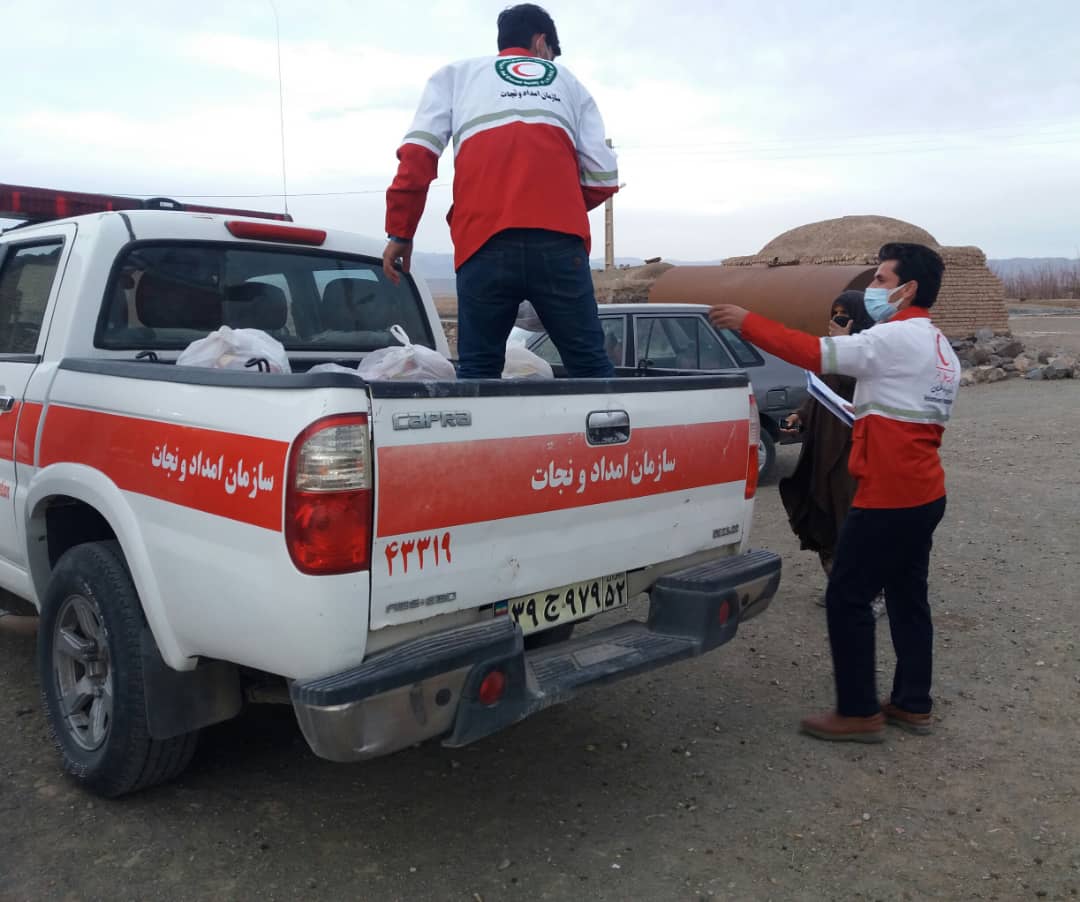 توزیع ۴۰۰ بسته معیشتی بین نیازمندان توزیع ۴۰۰ بسته معیشتی بین نیازمندان