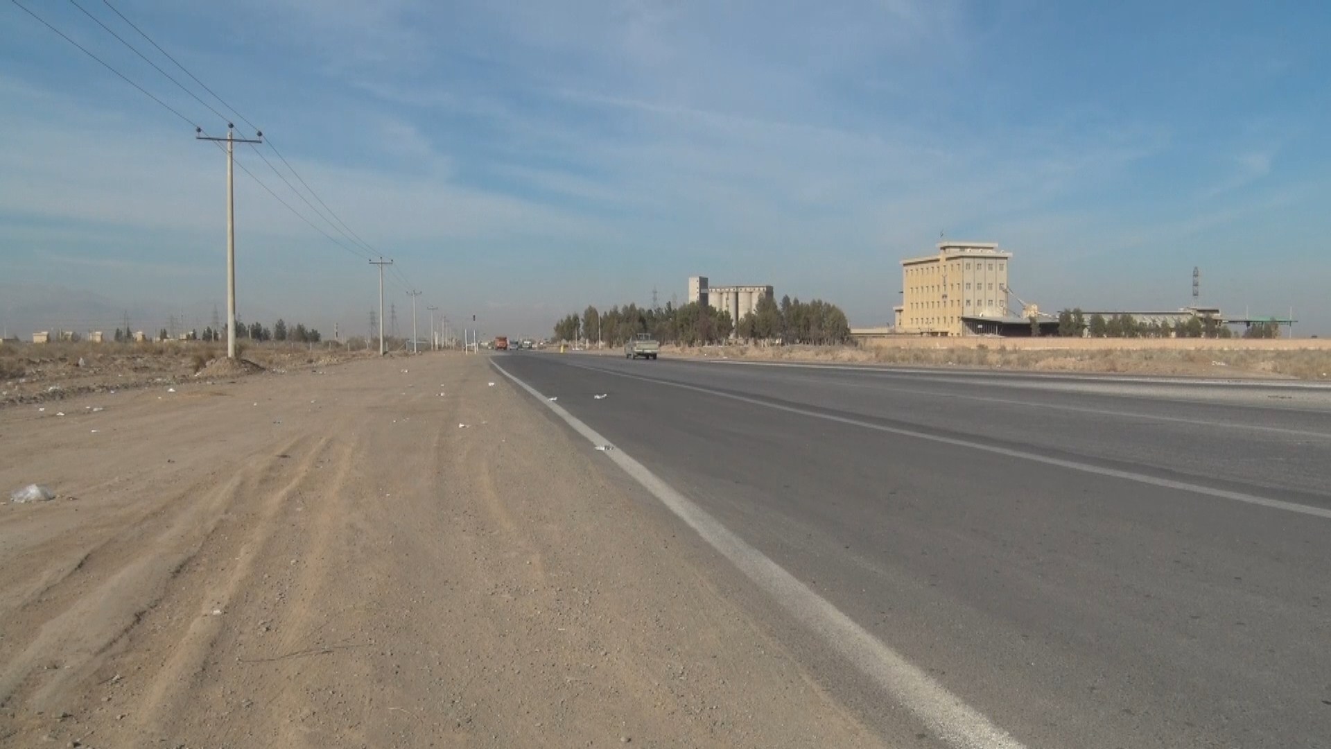 نیاز تکمیل طرح‌های راهسازی در شهرستان آران و بیدگل به تامین اعتبار