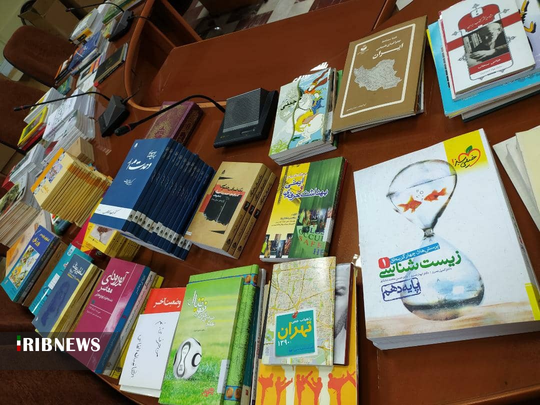 اهدا 6 هزار جلد کتاب به کتابخانههای عمومی کردستان اهدا 6 هزار جلد کتاب به کتابخانههای عمومی کردستان