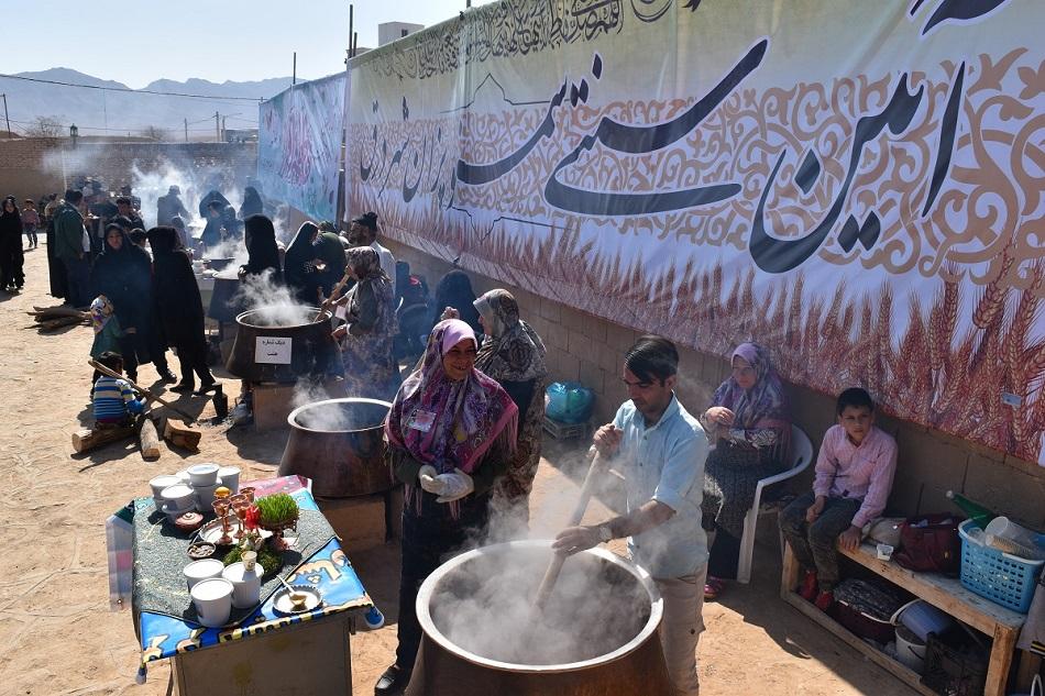 فعالیت ۳۰۰ کارگاه پخت سمنو در شهر درق | خبرگزاری صدا و سیما