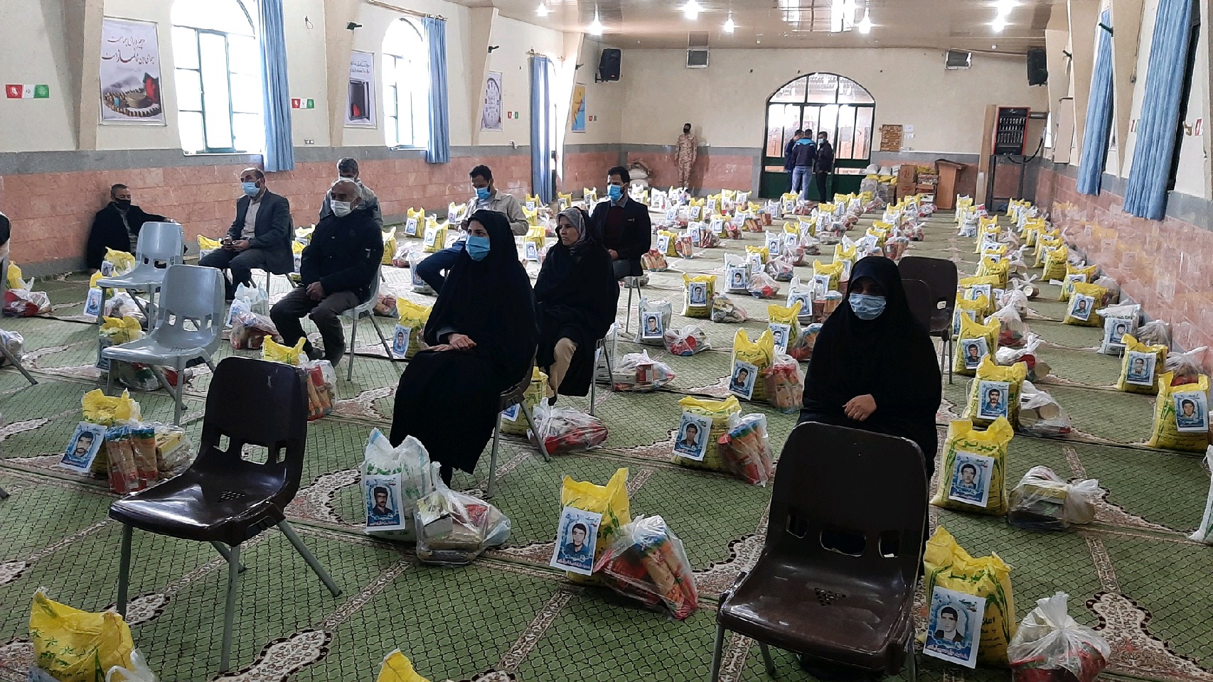 توزیع ۱۸۲ بسته معیشتی به نیت ۱۸۲ شهید در جغتای