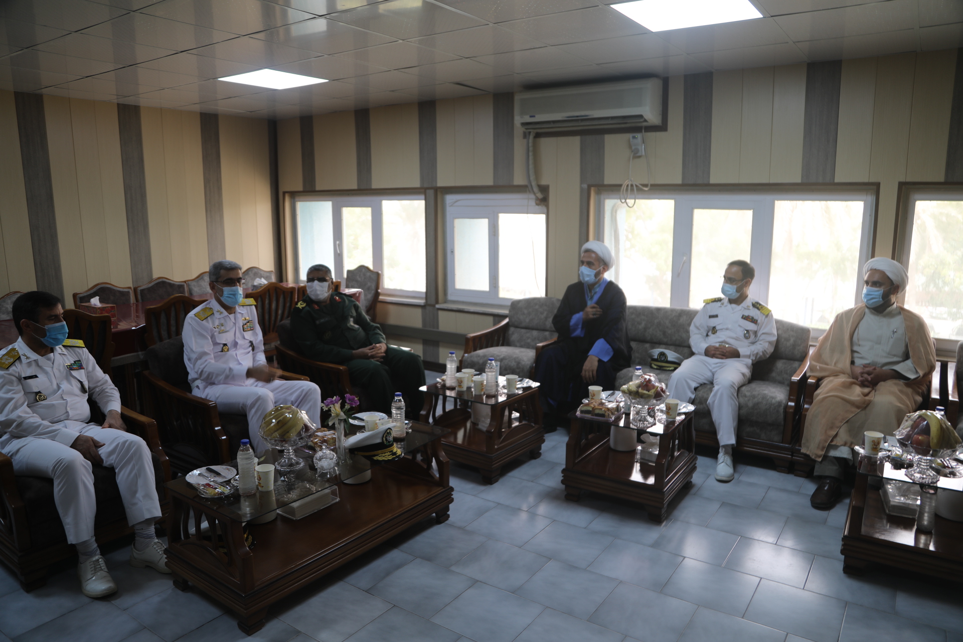 دیدار فرماندهان ارتش با فرمانده منطقه یکم نیروی دریایی سپاه