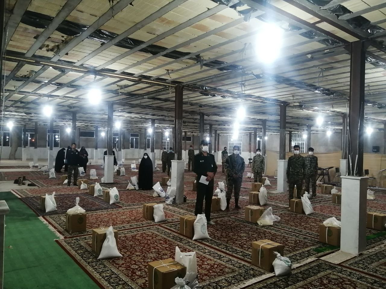  عیدانه قرارگاه خاتم و بنیاد مستضعفان به نیازمندان ارسک