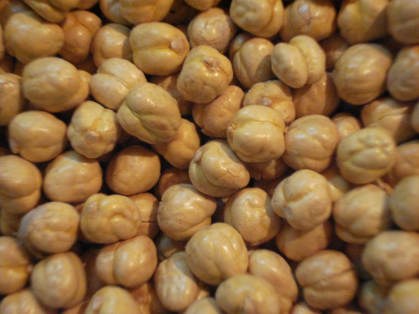 فرآوری سالانه ۷۵ هزار تن نخود در استان کرمانشاه فرآوری سالانه ۷۵ هزار تن نخود در استان کرمانشاه