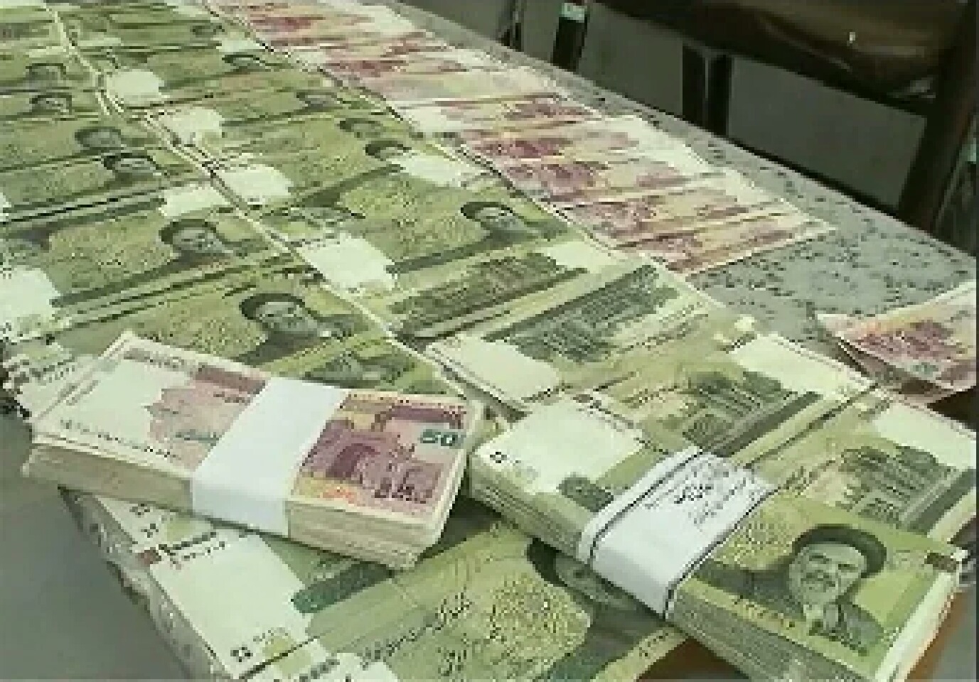 کشف ۲ میلیارد ریال پول قاچاق در مرز دوغارون کشف ۲ میلیارد ریال پول قاچاق در مرز دوغارون