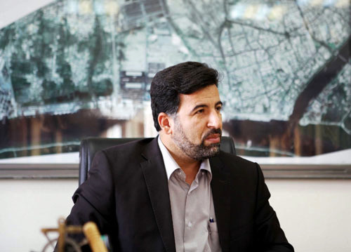 پهلوگیری روزی یک کشتی حامل کالای اساسی در بندر امام