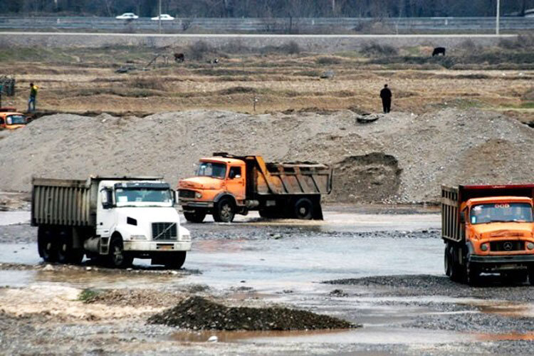 معرفی متخلفان محیط زیست به دادگاه در فومن معرفی متخلفان محیط زیست به دادگاه در فومن