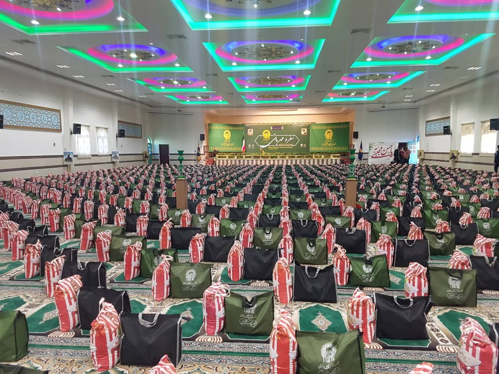 تدارک 700 هزار بسته حمایت معیشتی برای نیازمندان سراسر کشور تدارک 700 هزار بسته حمایت معیشتی برای نیازمندان سراسر کشور