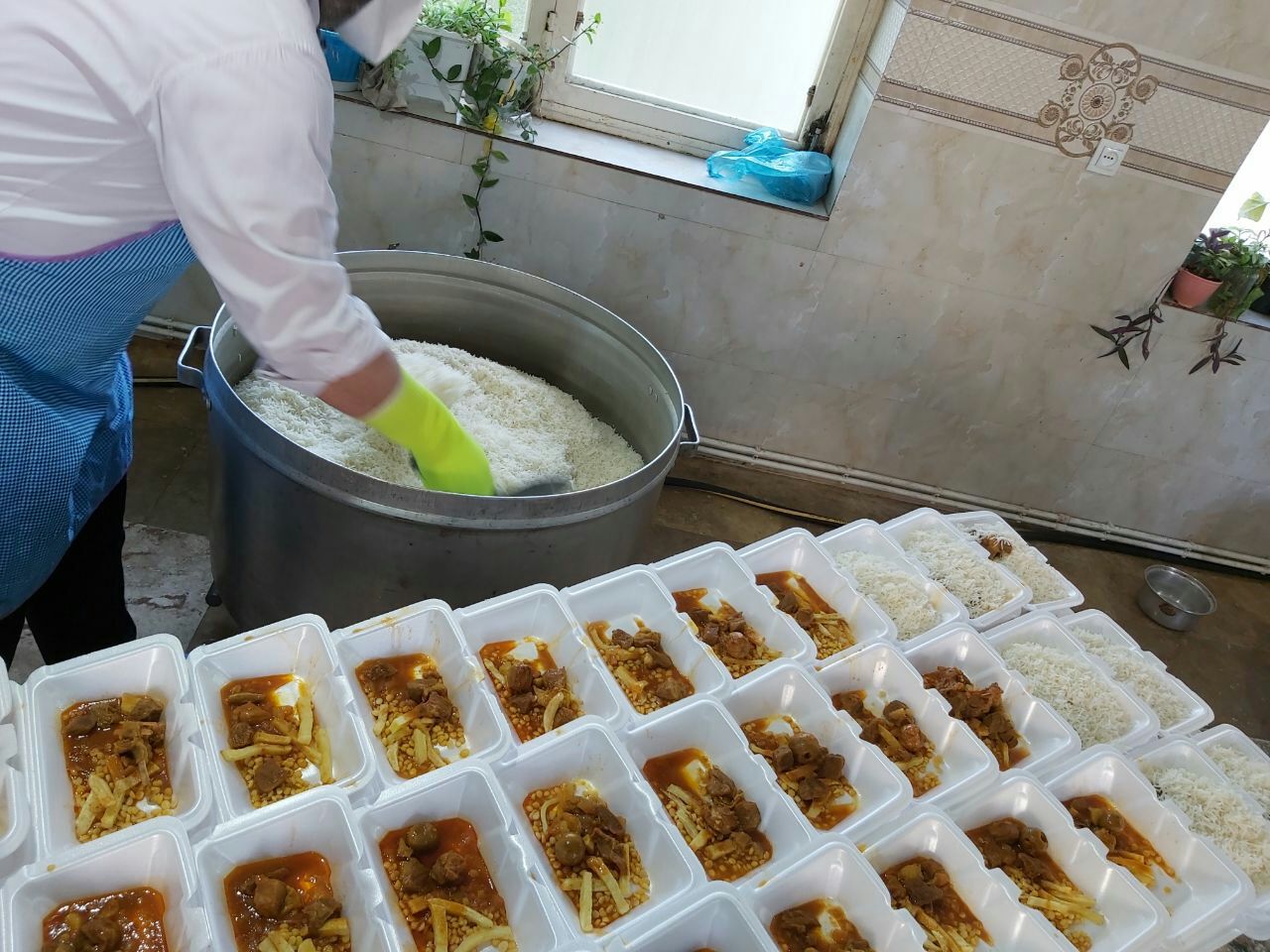 توزیع 5 هزارپرس غذای گرم درخوی