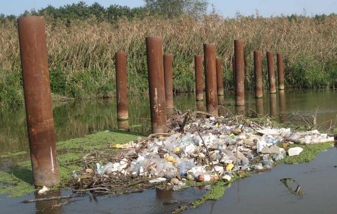 تالابی که آب می&zwnj;رود