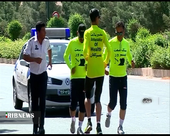 ثبت رکورد پیمایش دویدن معکوس توسط دونده دلیجانی ثبت رکورد پیمایش دویدن معکوس توسط دونده دلیجانی