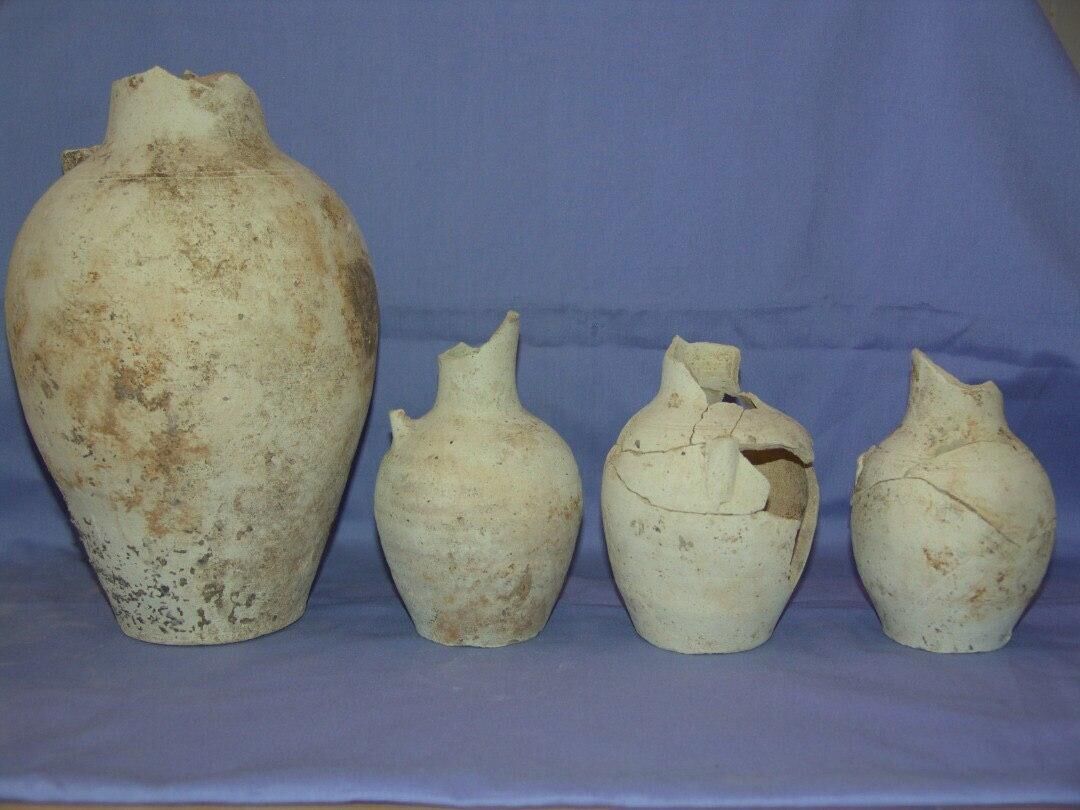 کشف خمره بزرگ کاشانی و چاه سنگی ساسانی در تپه اشرف اصفهان