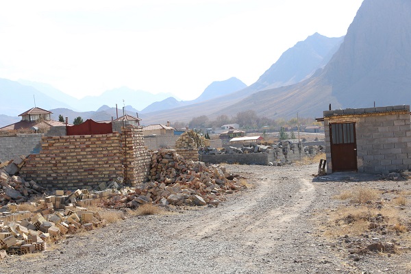 بررسی مشکلات روستای بورق توسط نماینده تفت و میبد بررسی مشکلات روستای بورق توسط نماینده تفت و میبد