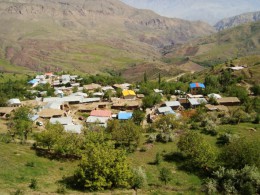 تدفین هزار آرزو به زور زلزله تدفین هزار آرزو به زور زلزله