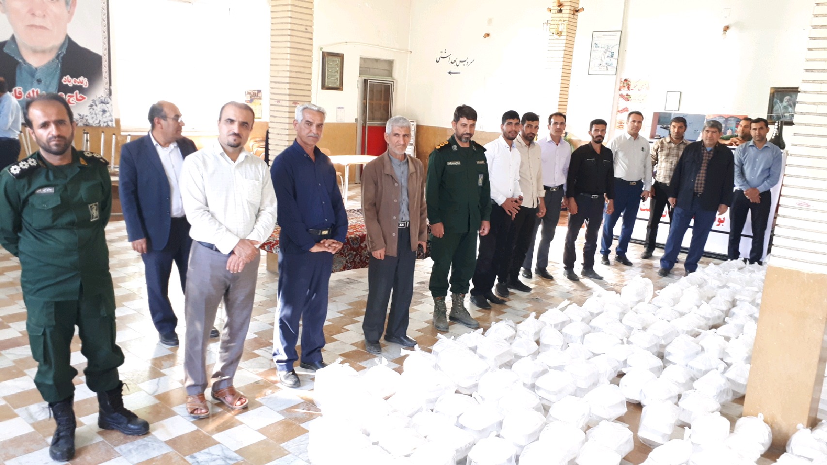 توزیع ۱۲۰۰ پرس غذای گرم در باشت