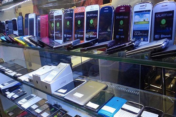 نبود واردات علت افزایش قیمت تلفن همراه