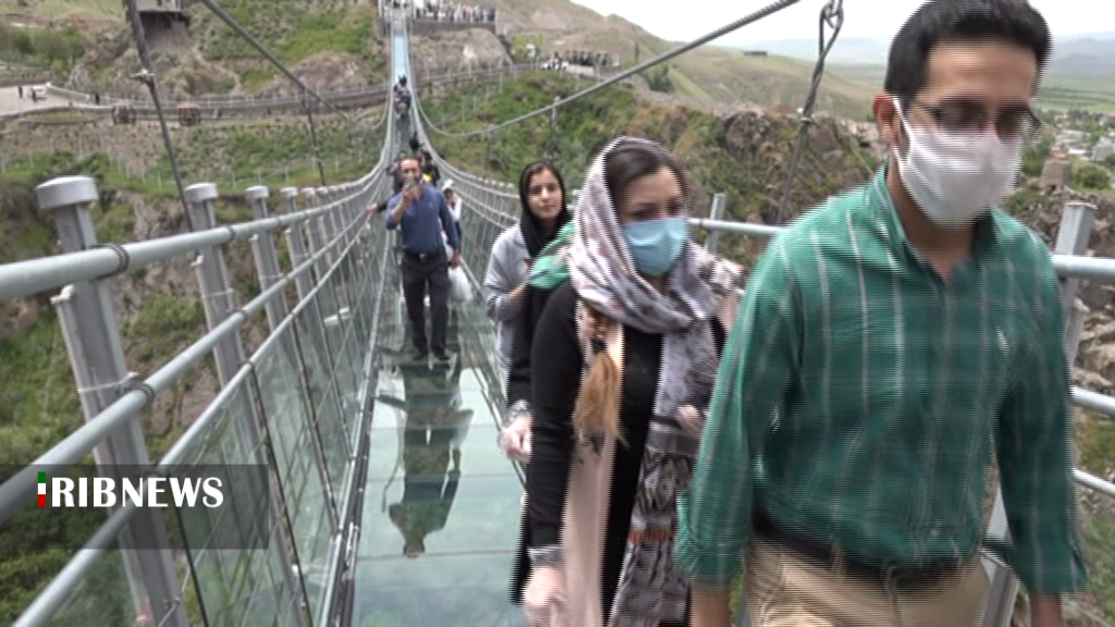 پل شیشه ای قوسی هیر آماده پذیرایی از گردشگران | خبرگزاری صدا و سیما