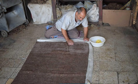 نمد مالی هنر –صنعتی قدیمی در کرمانشاه