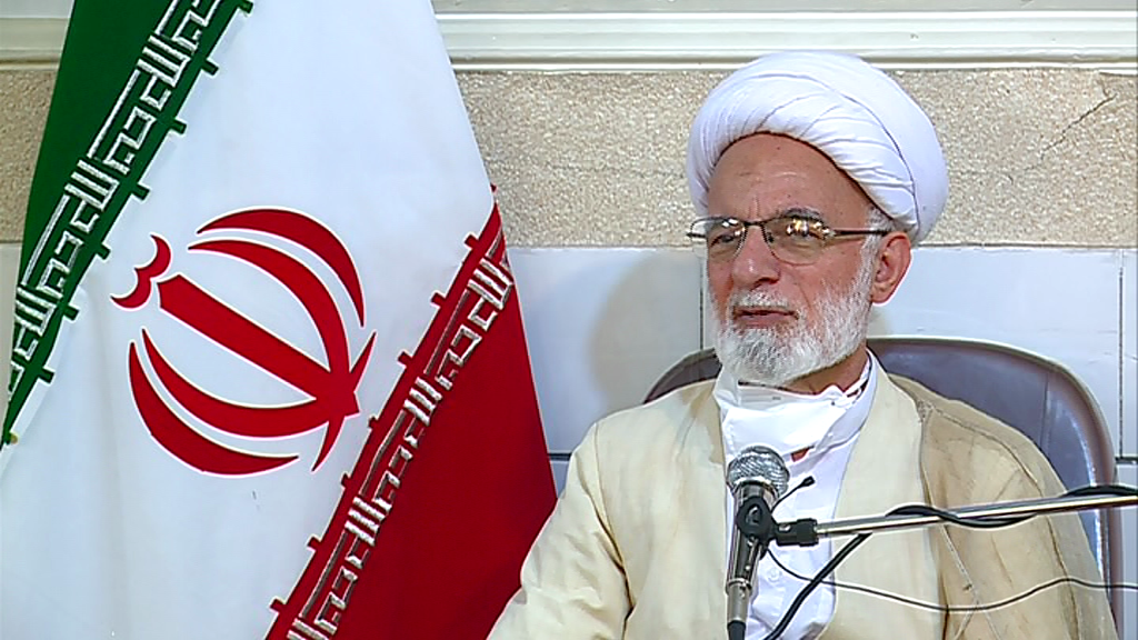 خانواده مقدس ترین و با عظمت ترین بنا در اسلام است خانواده مقدس ترین و با عظمت ترین بنا در اسلام است