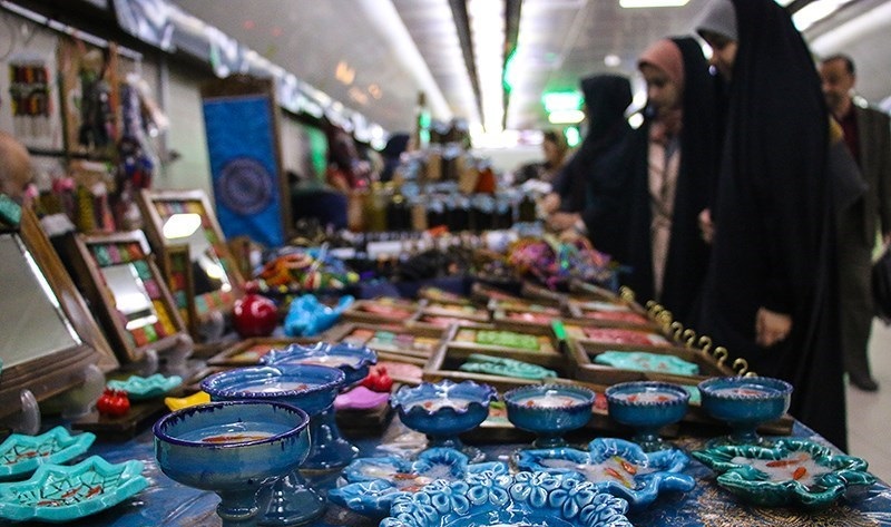 برپایی نمایشگاه‌ها و بازارچه‌های موقت صنایع‌دستی در مناطق سفید