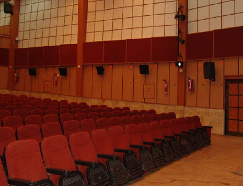 پرده خاموش نقره ای