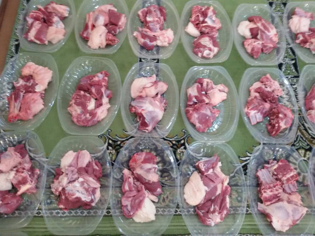 توزیع ۶۰۰ بسته گوشت گرم ر بین مددجویان کمیته امداد امام خمینی (ره) توزیع ۶۰۰ بسته گوشت گرم ر بین مددجویان کمیته امداد امام خمینی (ره)