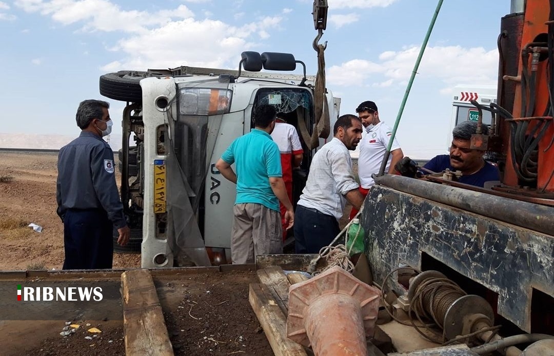 مصدوم شدن پنج نفر در اثر واژگونی خودرو ایسوزو مصدوم شدن پنج نفر در اثر واژگونی خودرو ایسوزو