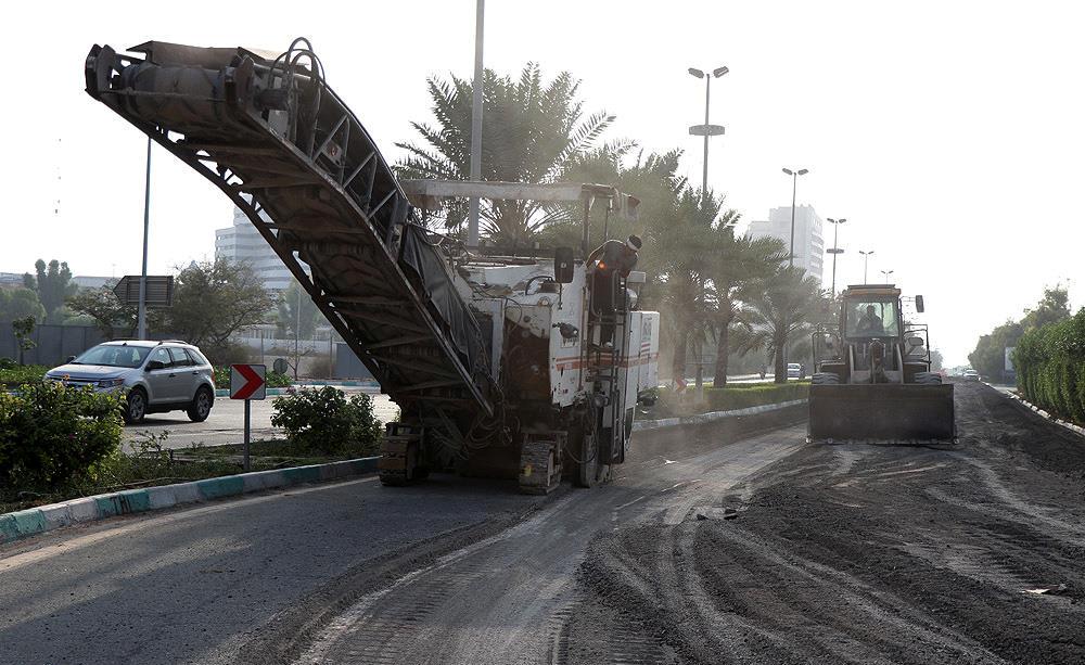 عملیات اجرایی ترمیم آسفالت میدان لارک تا میدان سعدی عملیات اجرایی ترمیم آسفالت میدان لارک تا میدان سعدی